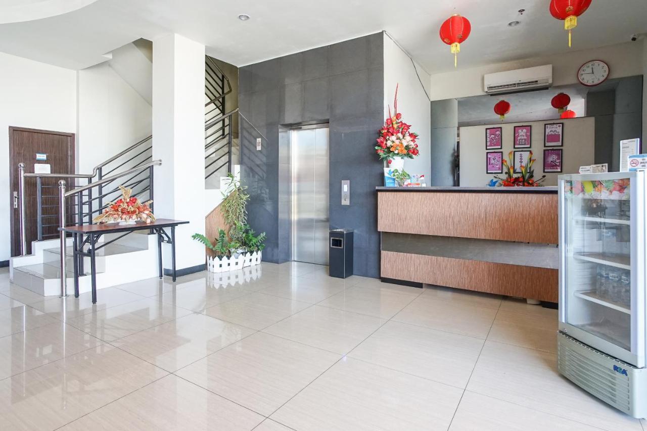 Hotel Royal Manado Exteriér fotografie