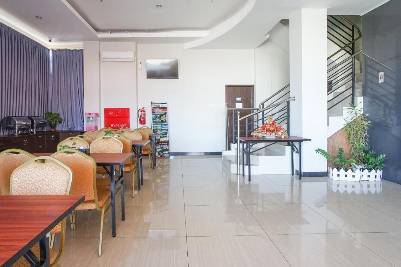 Hotel Royal Manado Exteriér fotografie