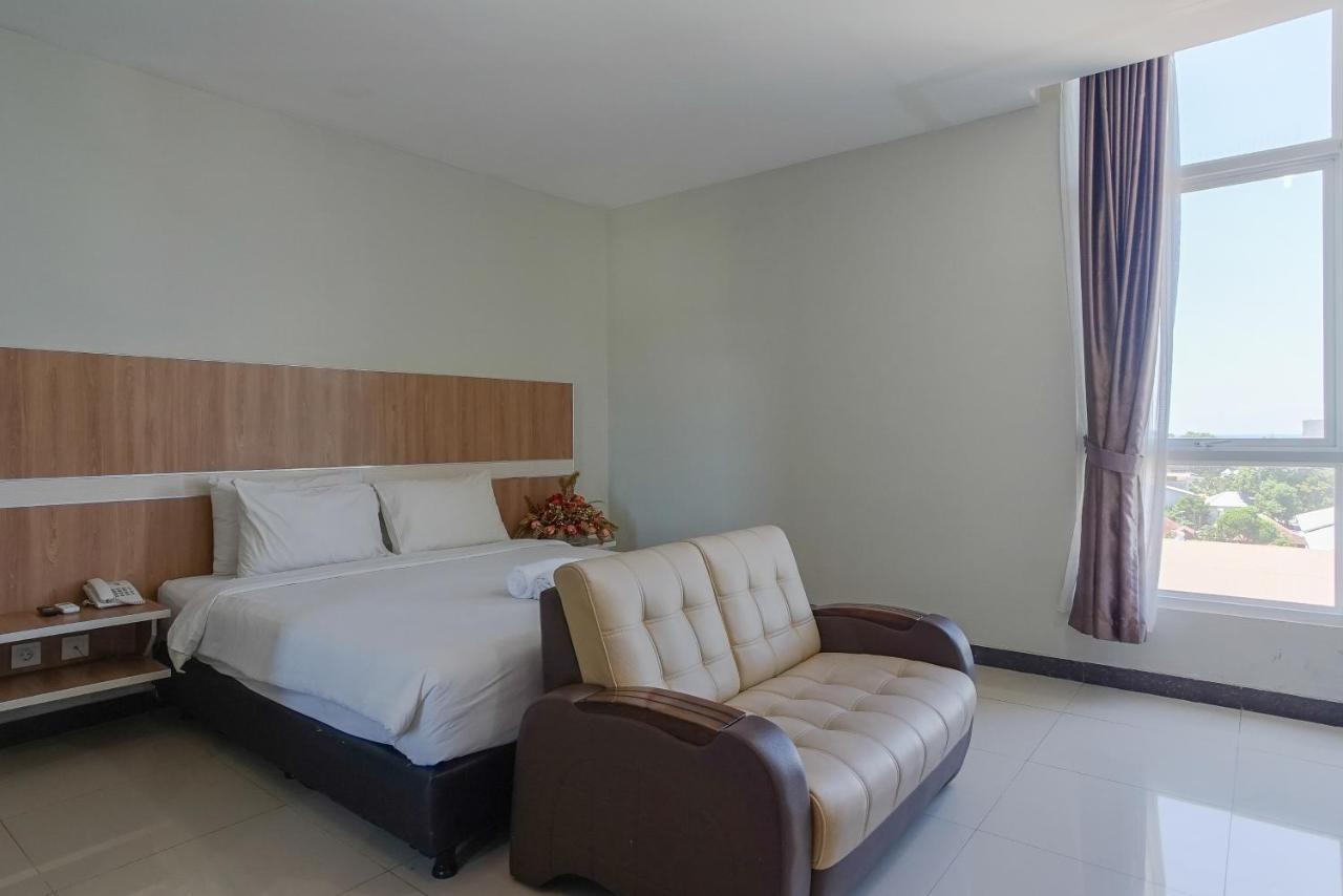 Hotel Royal Manado Exteriér fotografie